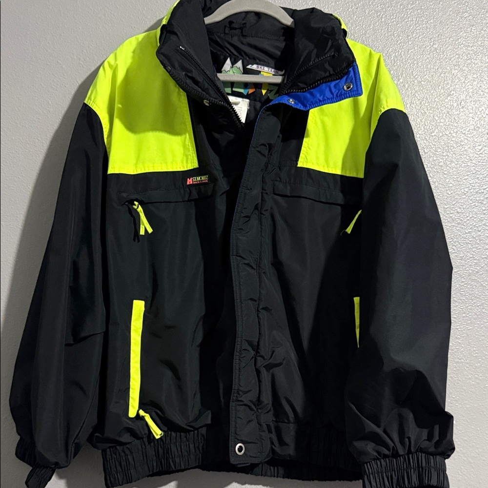 Vintage  st .Moritz ski. Jacket Black & Neon Yellow Insulated Hooded